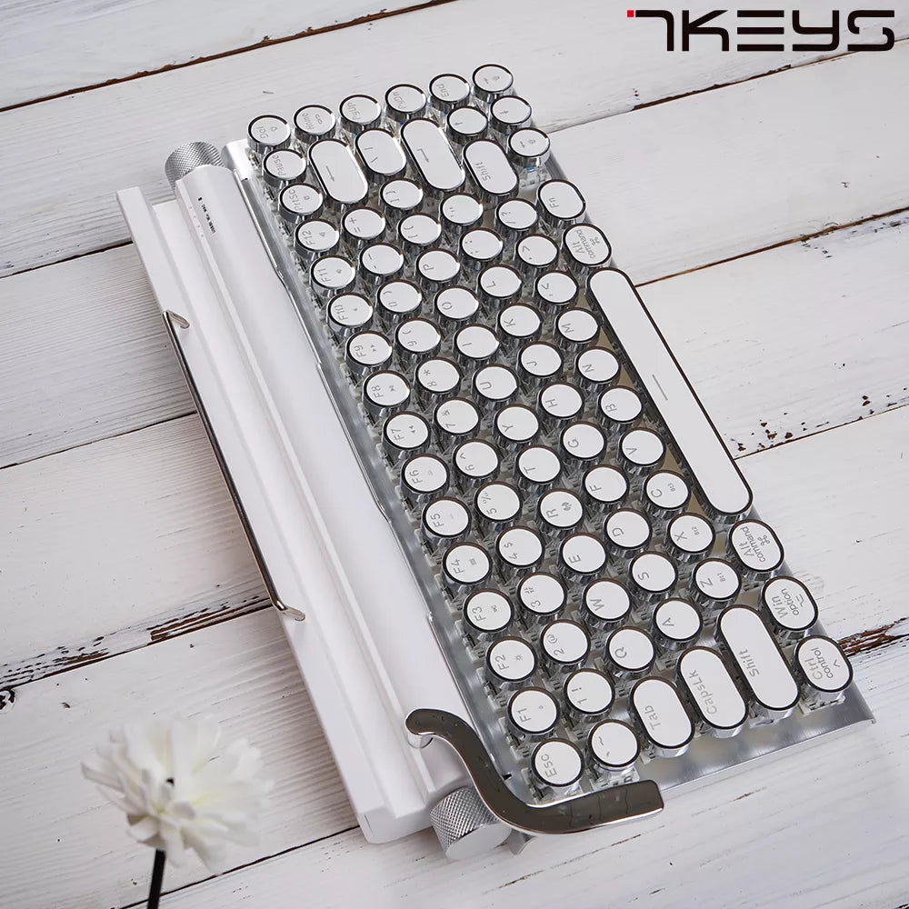 TW1867 Retro typewriter keyboard white