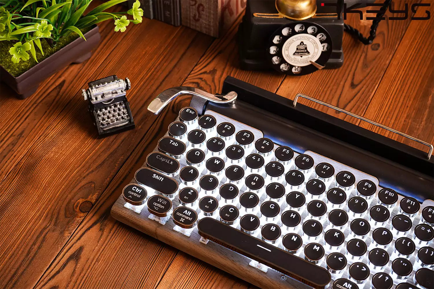 タッドバンディ TW1867 Retro typewriter keyboard wood